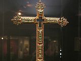 Ecuador Quito 02-08 Museo del Banco Central Cruz Latino The Sala de Oro (Gold Room) in the Museo del Banco Central also has a crucifix, Cruz Latino, made of 18 and 24k gold.